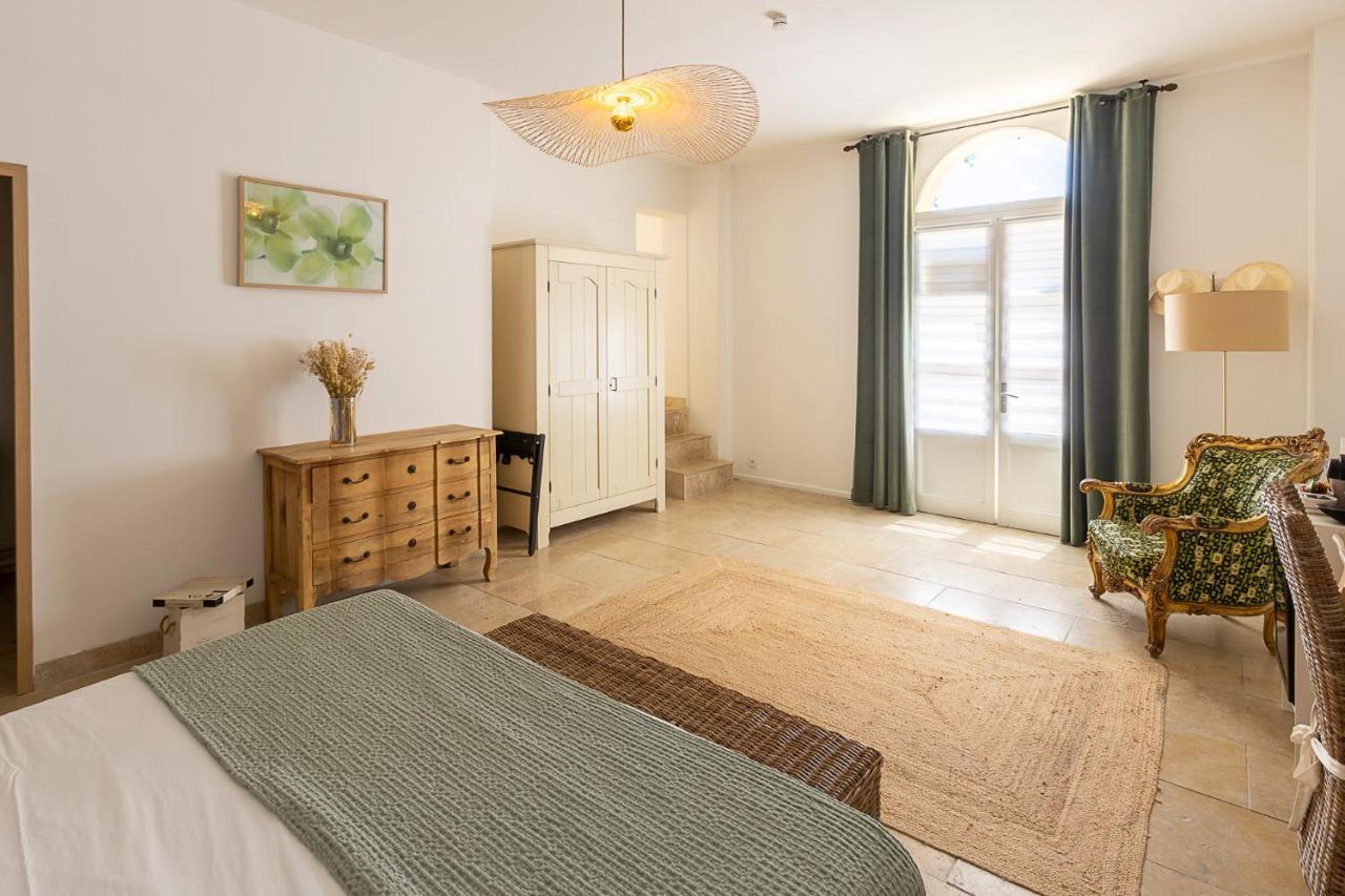 Mas De Capelou Panzió Avignon Kültér fotó