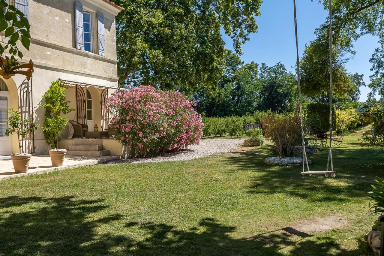 Mas De Capelou Panzió Avignon Kültér fotó